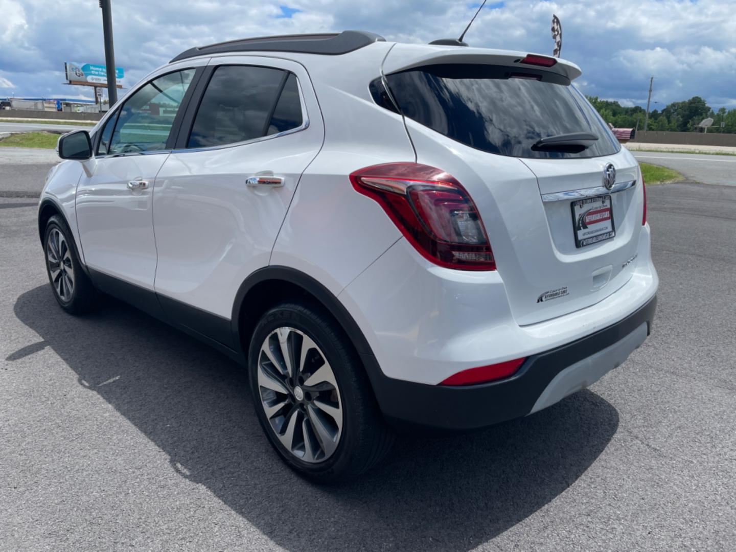 2019 White Buick Encore (KL4CJCSM7KB) with an 4-Cyl, Turbo, 1.4 Liter engine, Automatic, 6-Spd w/Overdrive and Shift Control transmission, located at 8008 Warden Rd, Sherwood, AR, 72120, (501) 801-6100, 34.830078, -92.186684 - Photo#5